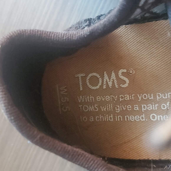 Tom's Lena Crochet and Lace Sneaker size 5.5 W - Picture 3 of 4